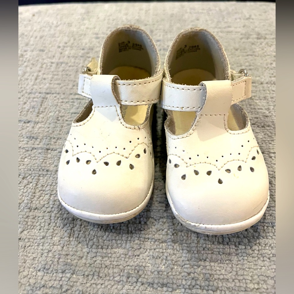 Birdie t-strap leather from Angel Shoes, size 3, white (very good condition!)